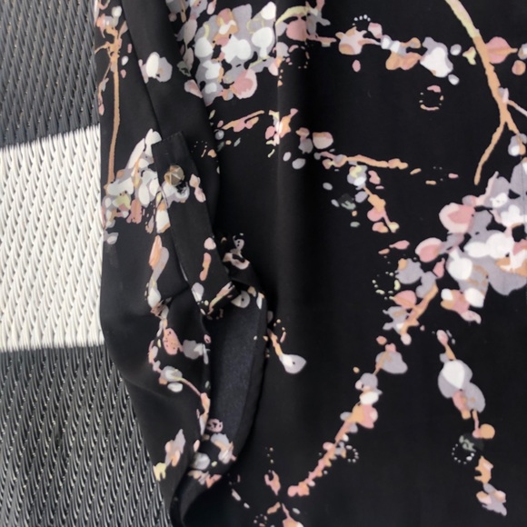 Floral/black dress with pockets!! - Picture 9 of 11